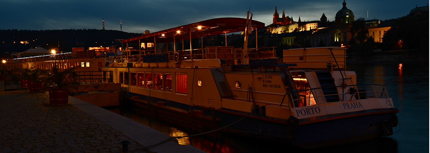 Prague night cruise